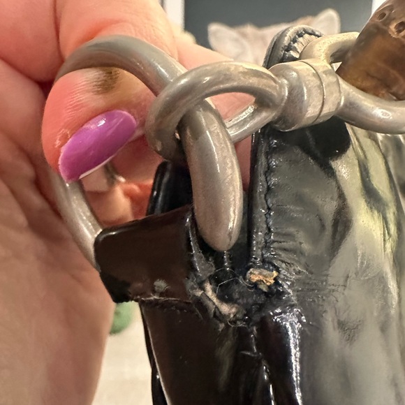 Gucci Elegant Black Patent Leather Bag with Bamboo Handle - Picture 11 of 16